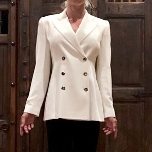 Linda Allard Ellen Tracy white tailored blazer